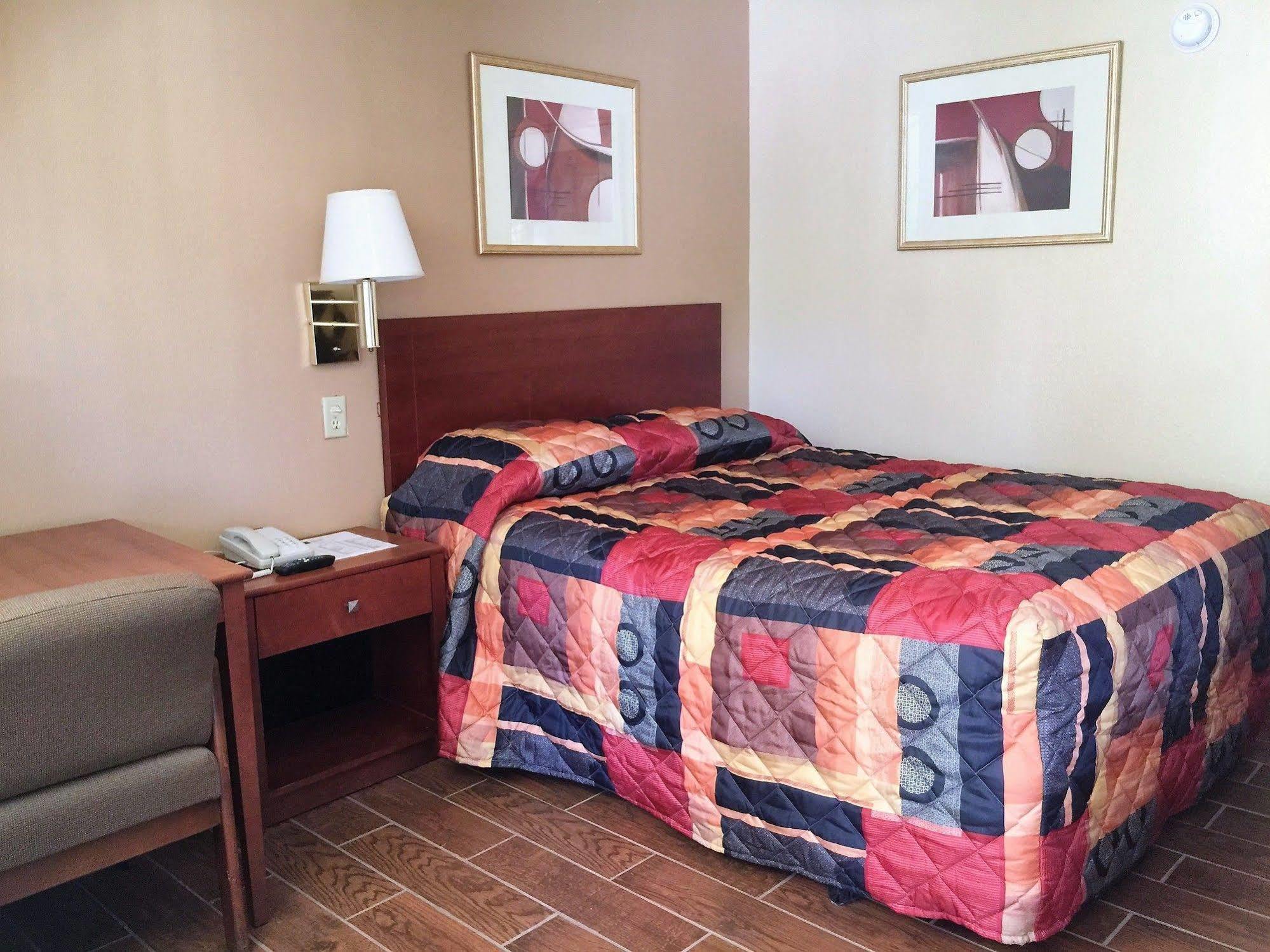Bama Inn Huntsville Ngoại thất bức ảnh